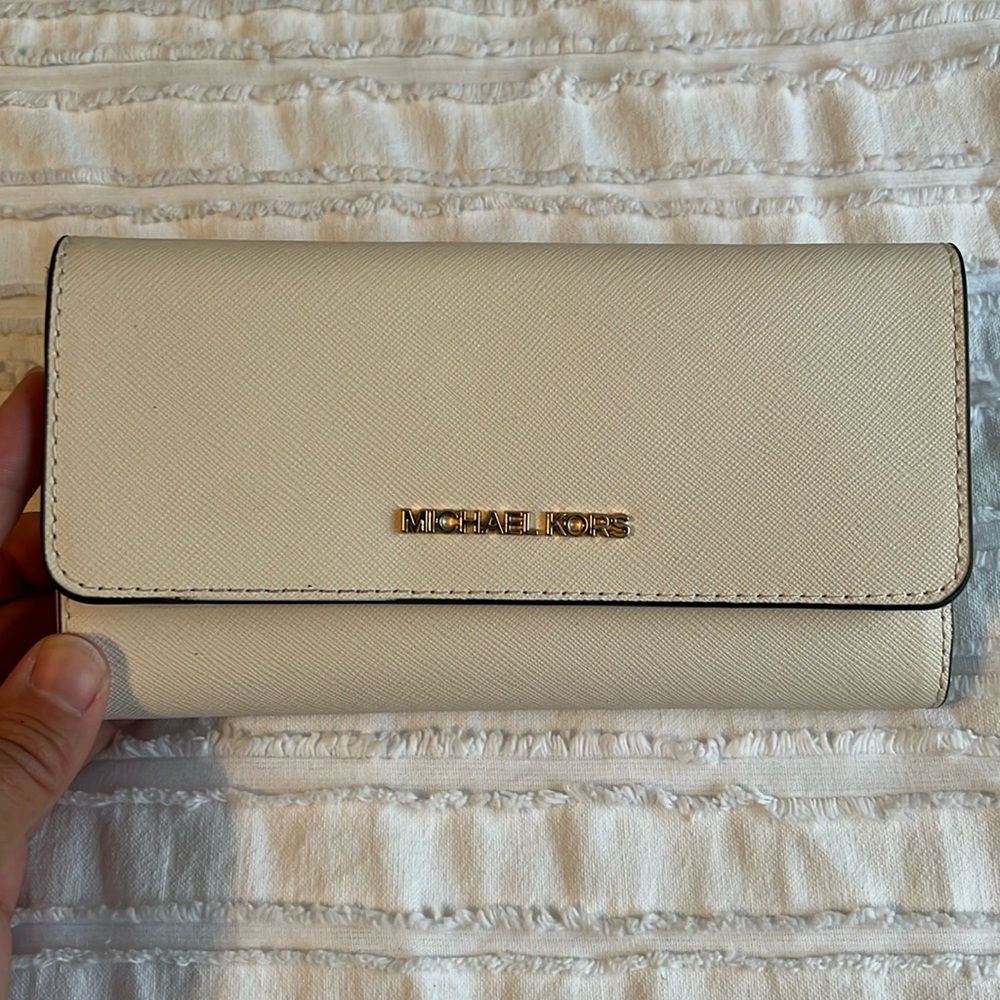 NWT Michael Kors Vanilla wallet